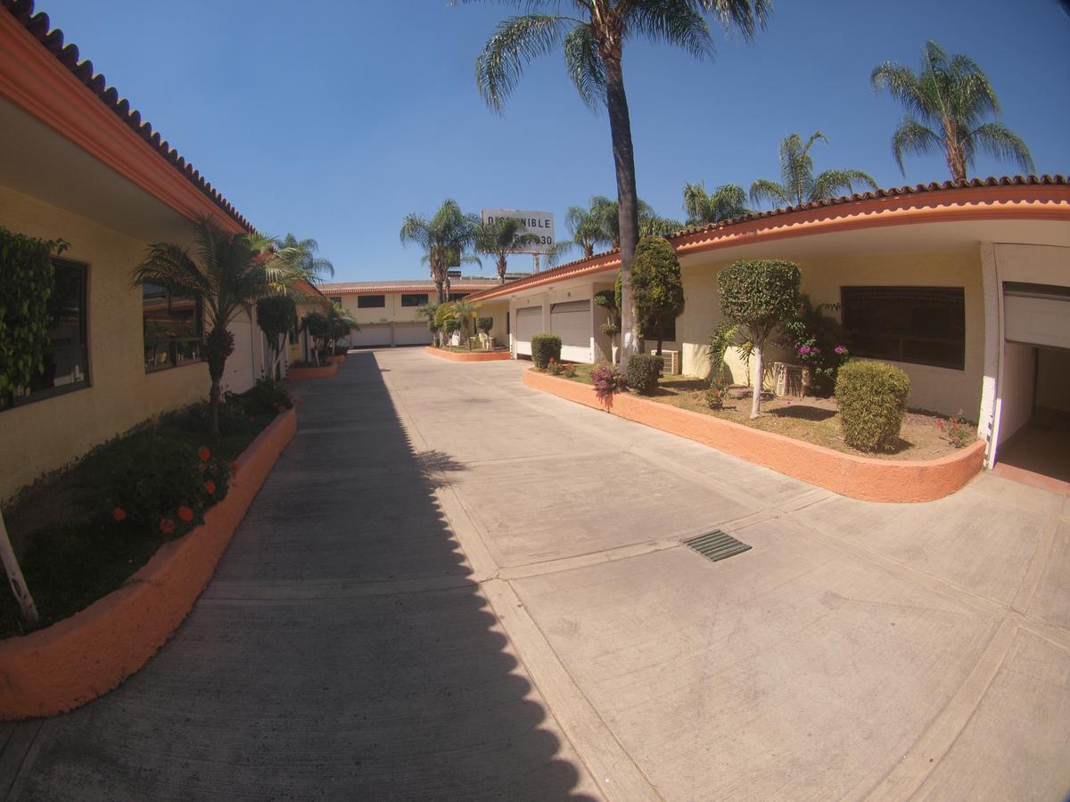 Auto Hotel Niza Tlaquepaque Екстериор снимка